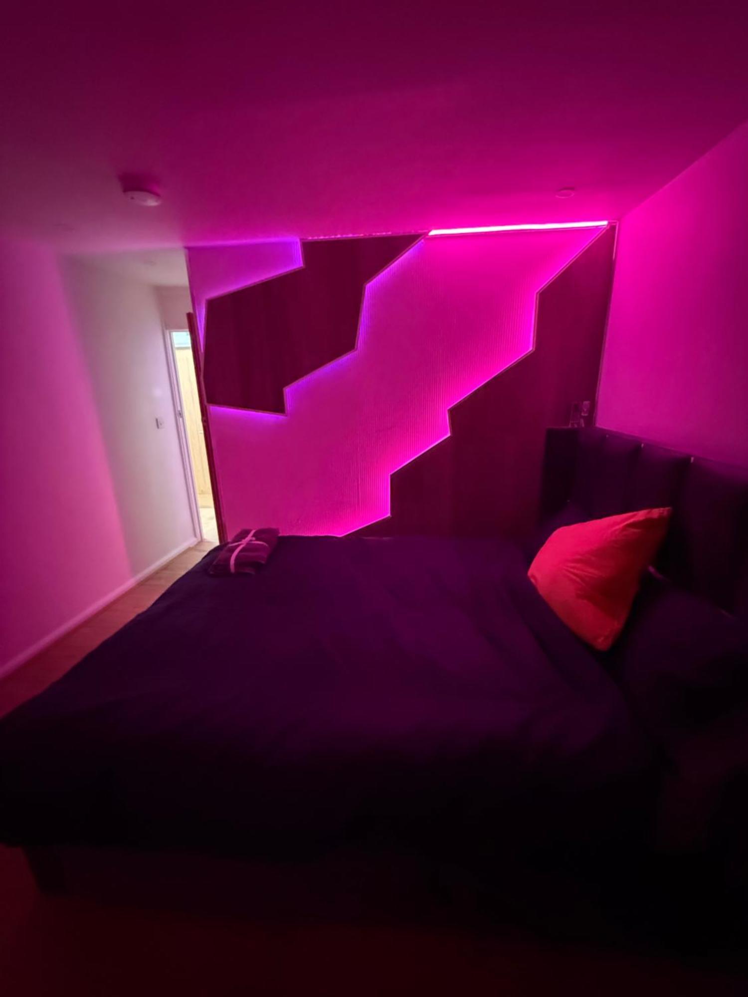 Centre- 9 Bed House With Free Parking