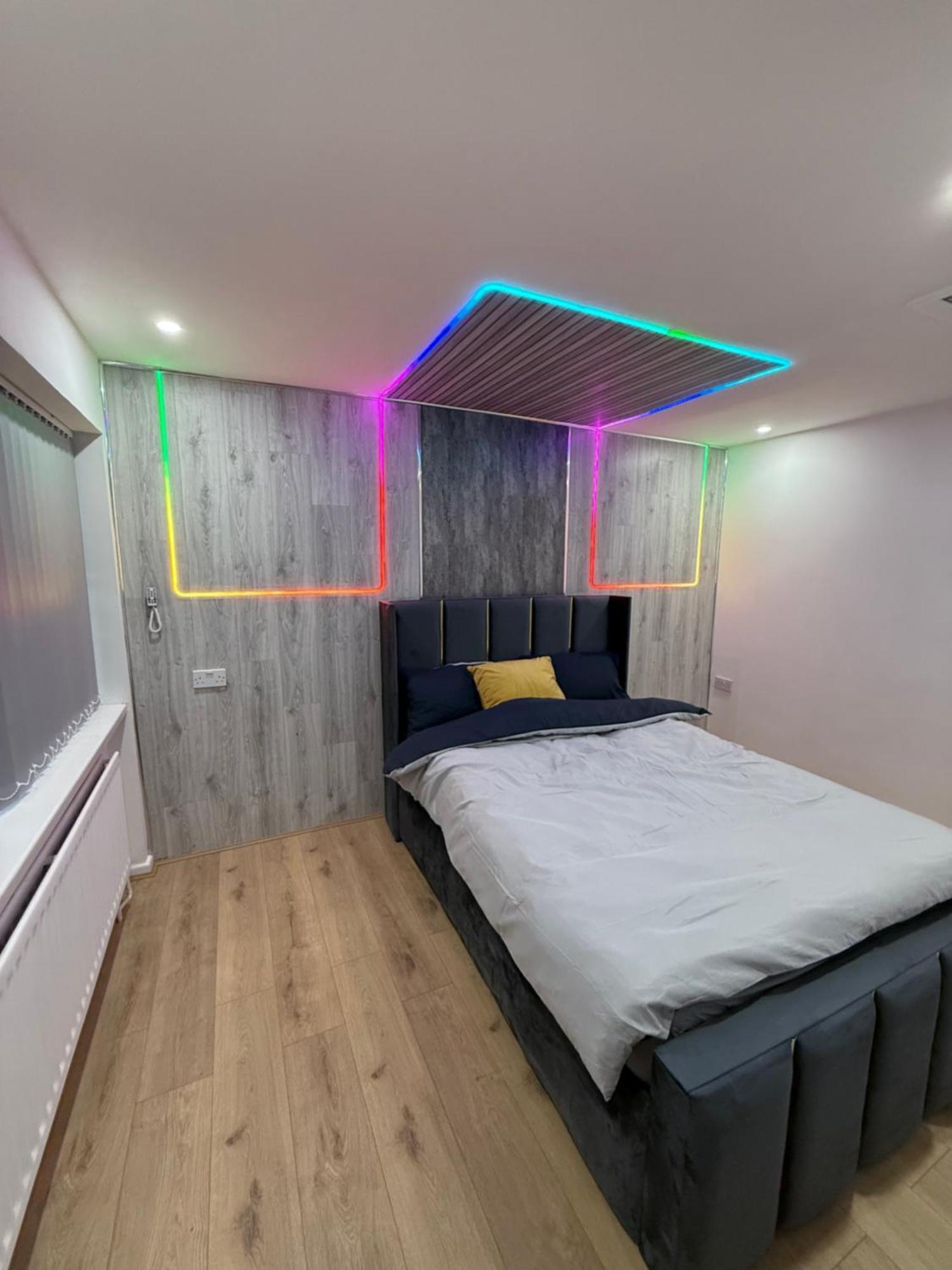 Centre- 9 Bed House With Free Parking Apartment *