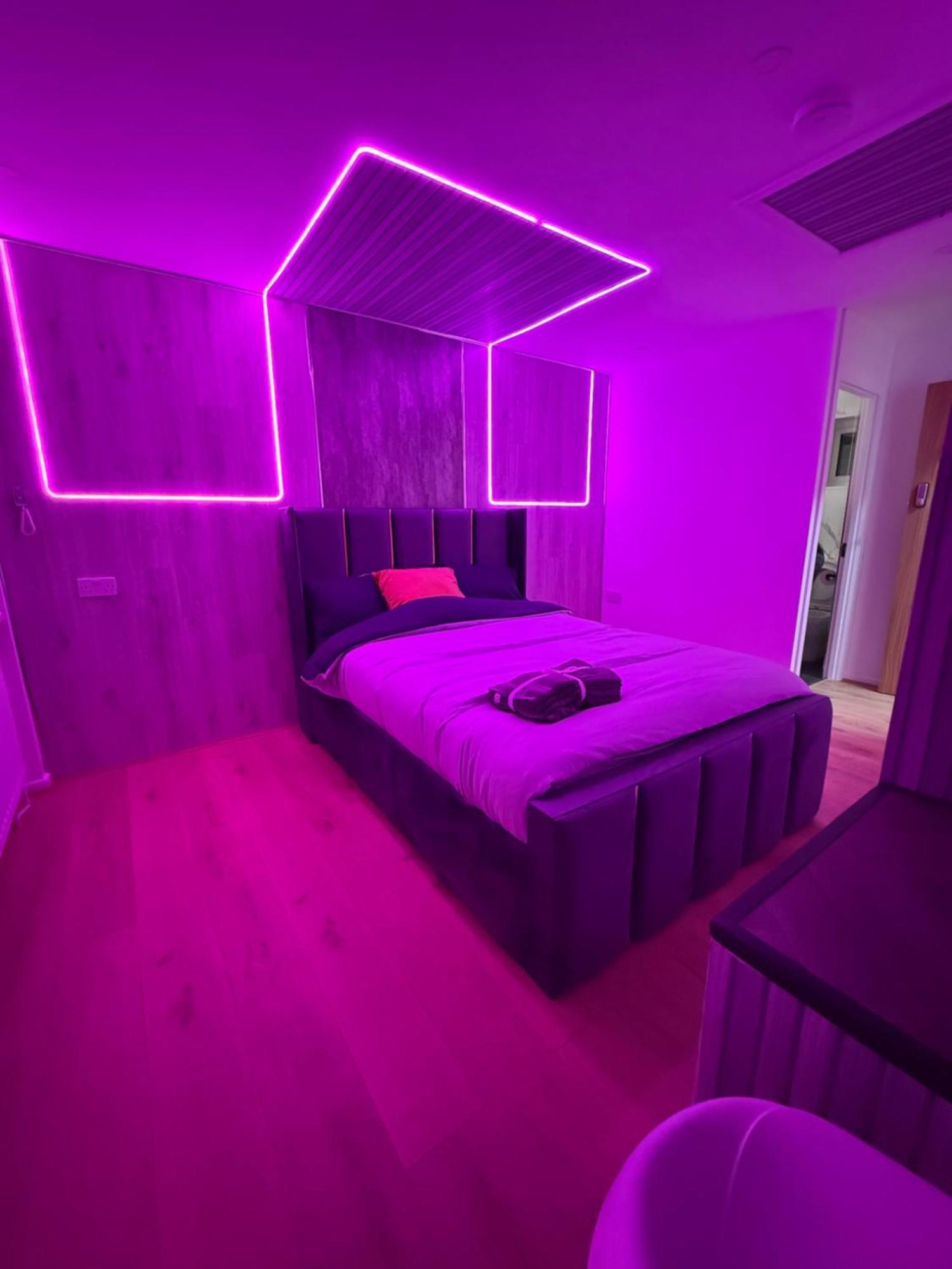 Centre- 9 Bed House With Free Parking Apartment