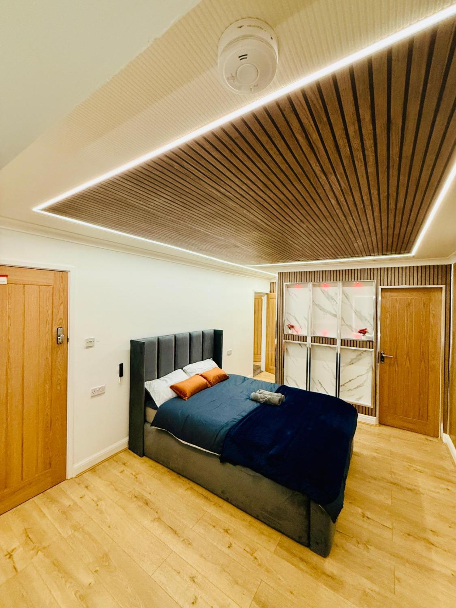 Apartment Centre- 9 Bed House With Free Parking